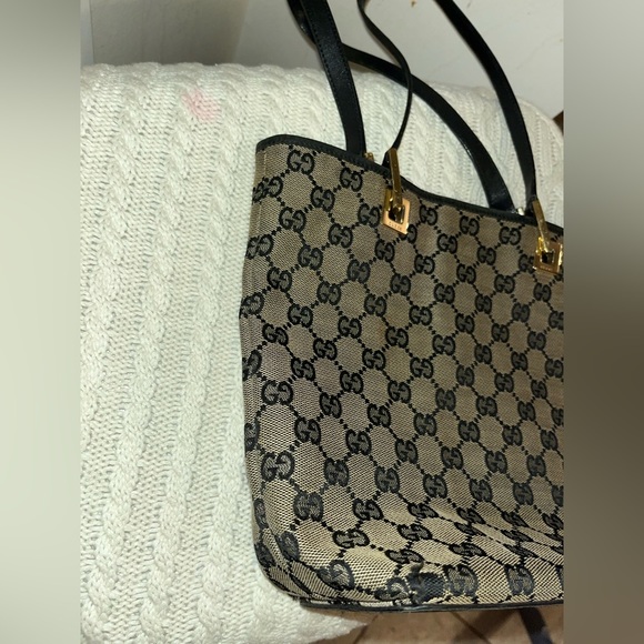 Gucci Monogram Vintage Bucket Bag - Picture 12 of 15